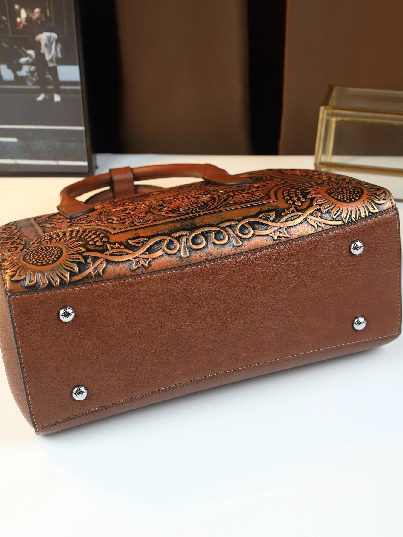 New Retro Fashion Handbag Women's Shoulder Crossbody Bag with Embossed Worn Finish